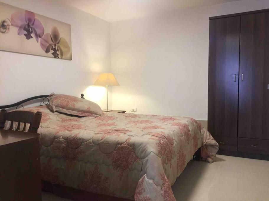 'C' Dazzling Modern 2 Bdrm Apt In Khalda Free Wifi Amman Exterior photo
