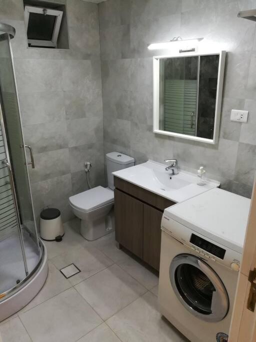 'C' Dazzling Modern 2 Bdrm Apt In Khalda Free Wifi Amman Exterior photo