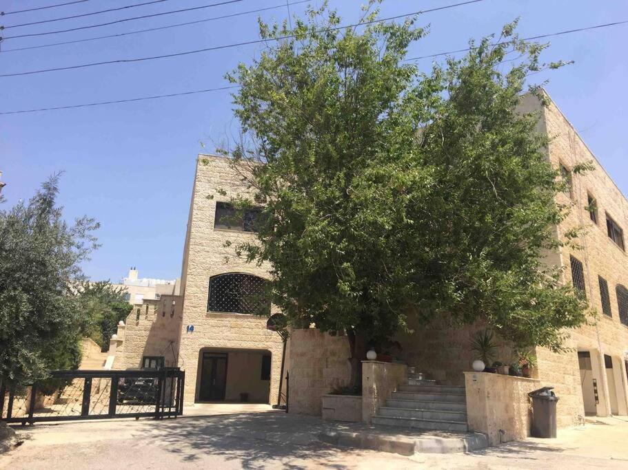 'C' Dazzling Modern 2 Bdrm Apt In Khalda Free Wifi Amman Exterior photo