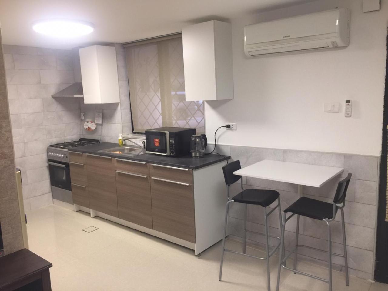 'C' Dazzling Modern 2 Bdrm Apt In Khalda Free Wifi Amman Exterior photo